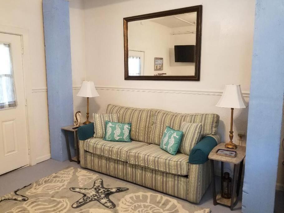The Seahorse Apt - Lakeside And Close To The Beach Apartment Galveston Exterior photo